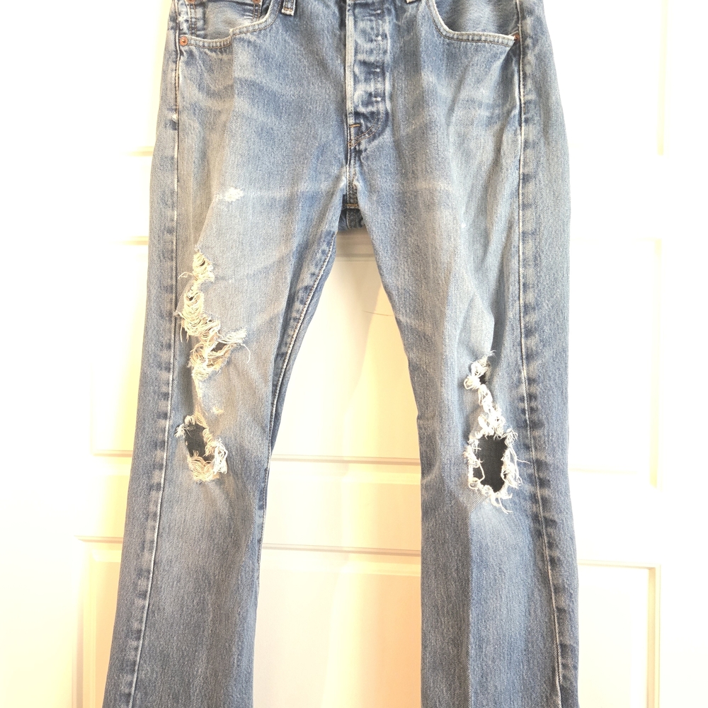 Levi's Men's Straight Distressed Light Blue Jeans